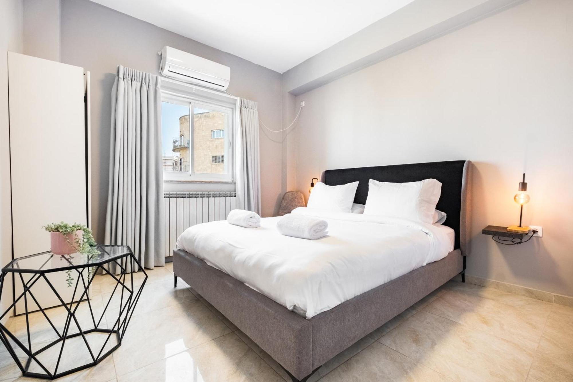 Modern Bright, Near Mahane Yehuda Market, Balcony Иерусалим Экстерьер фото